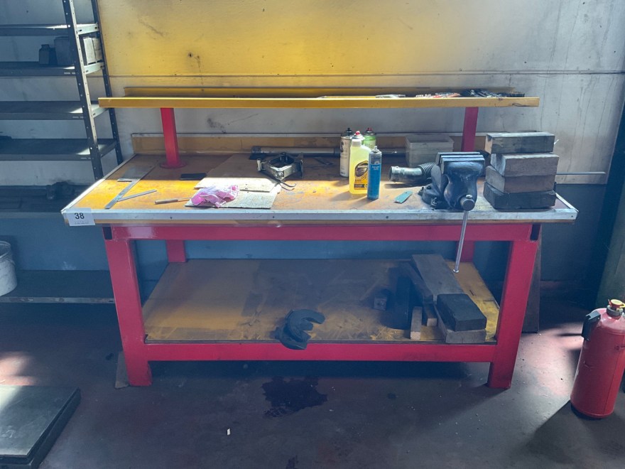 Picture of: Metal work table with vise YORK
